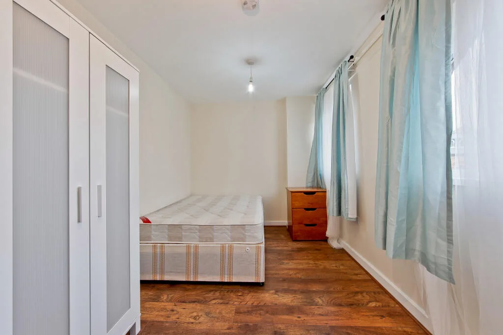 5 bedroom house for rent