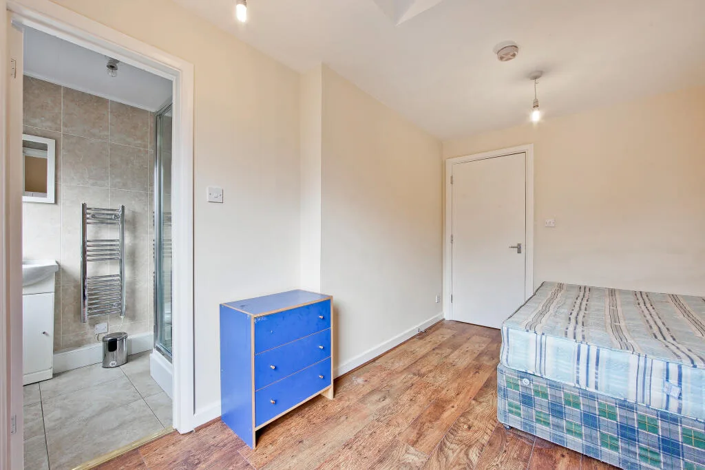5 bedroom house for rent