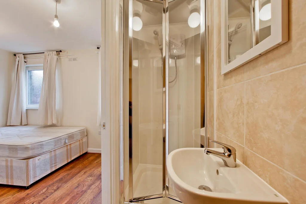 5 bedroom house for rent