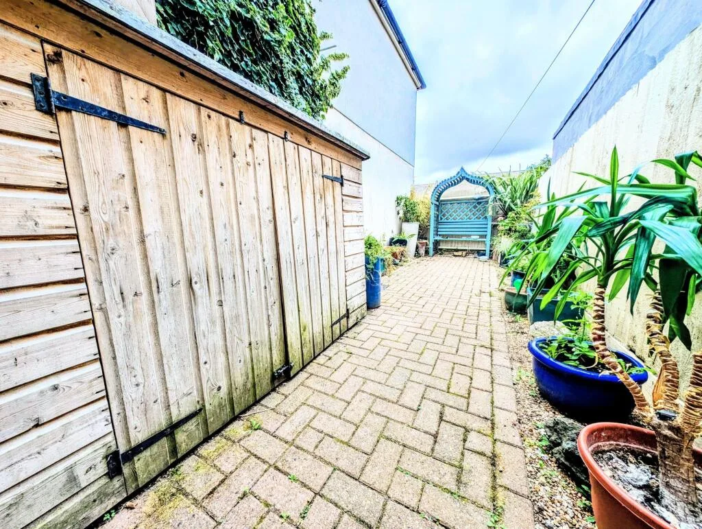 2 bedroom terraced house for rent