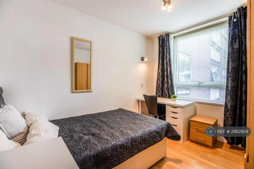 5 bedroom flat for rent
