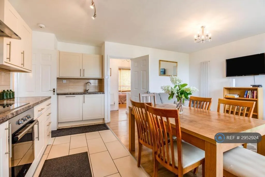 5 bedroom flat for rent