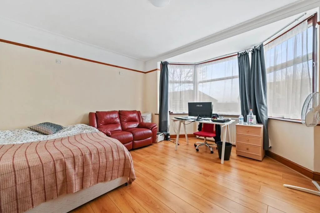 3 bedroom semi-detached house for rent
