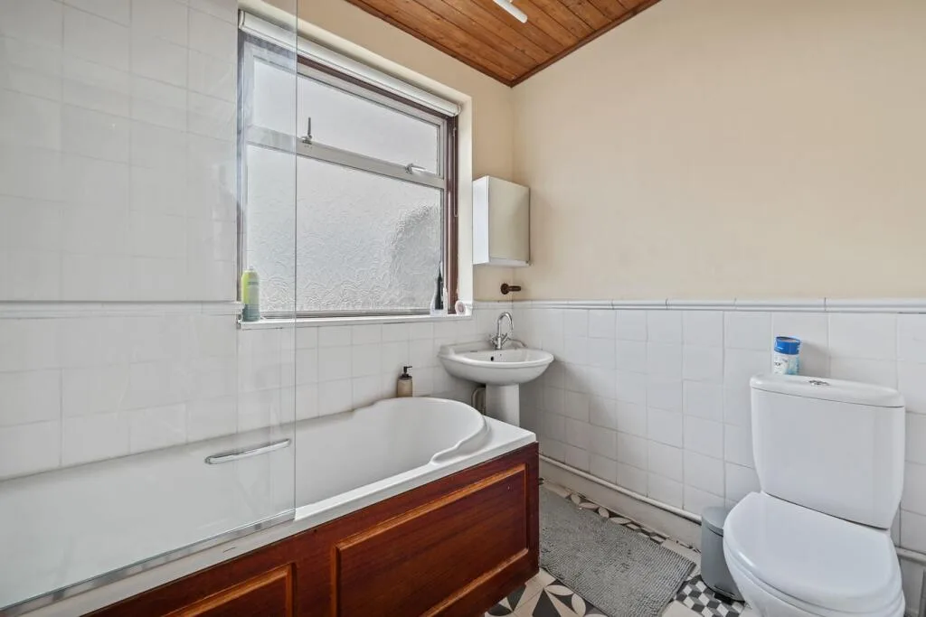 3 bedroom semi-detached house for rent