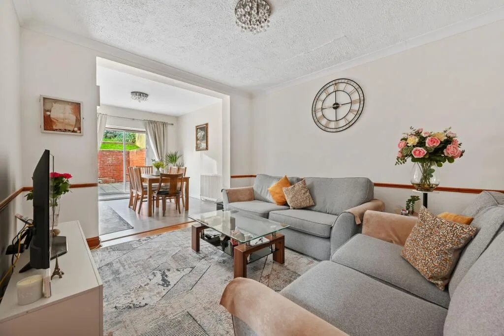 3 bedroom semi-detached house for rent