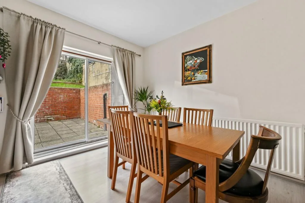 3 bedroom semi-detached house for rent