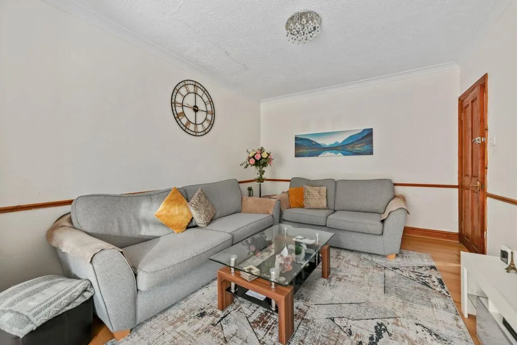 3 bedroom semi-detached house for rent