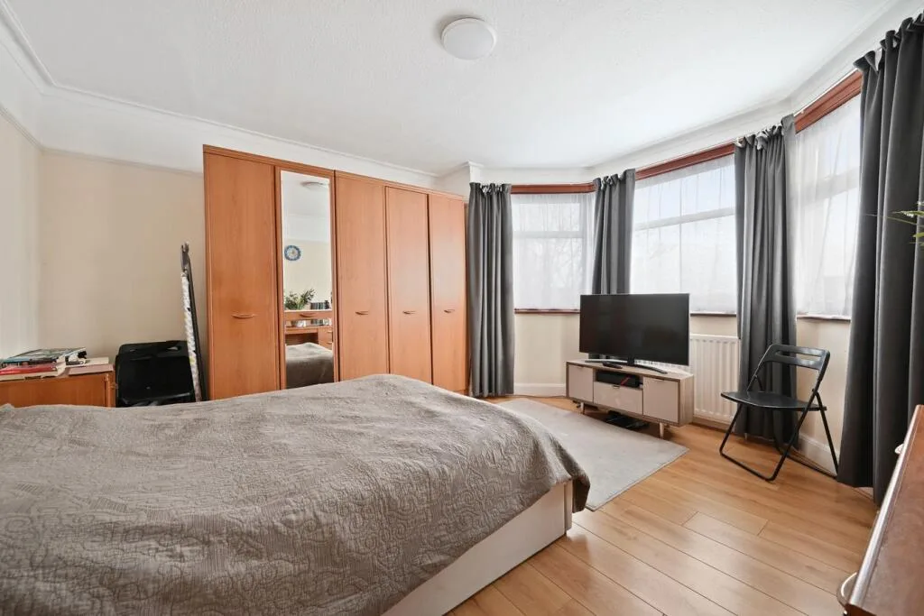 3 bedroom semi-detached house for rent