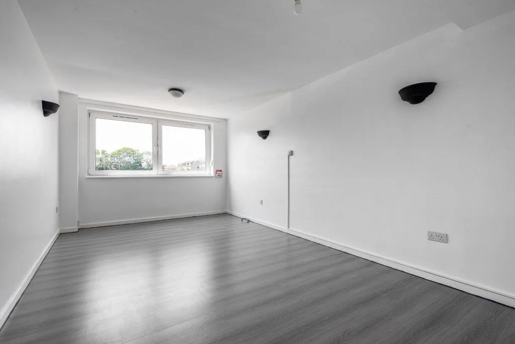 2 bedroom maisonette for rent