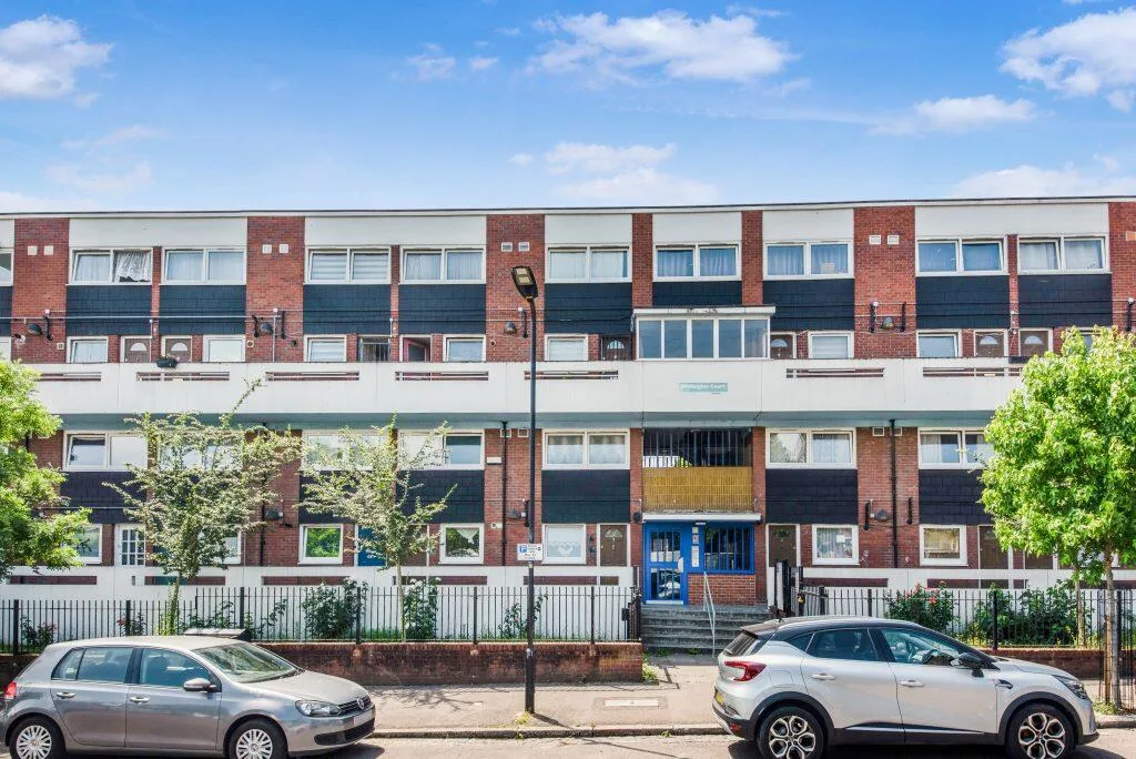 2 bedroom maisonette for rent