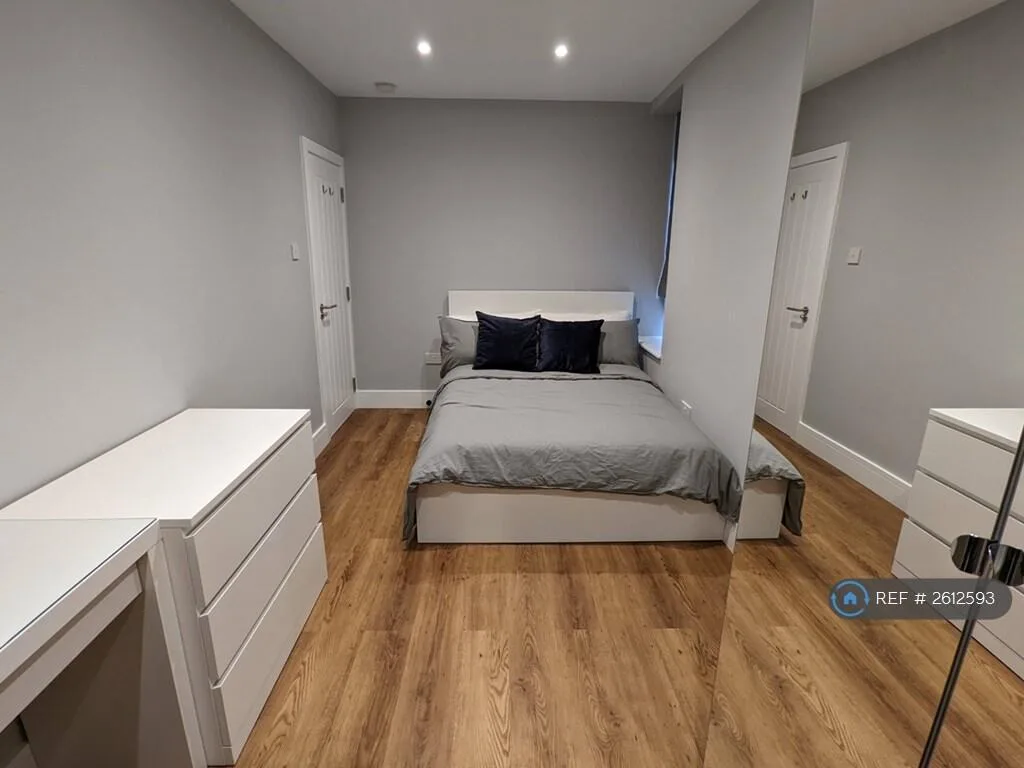 3 bedroom flat for rent