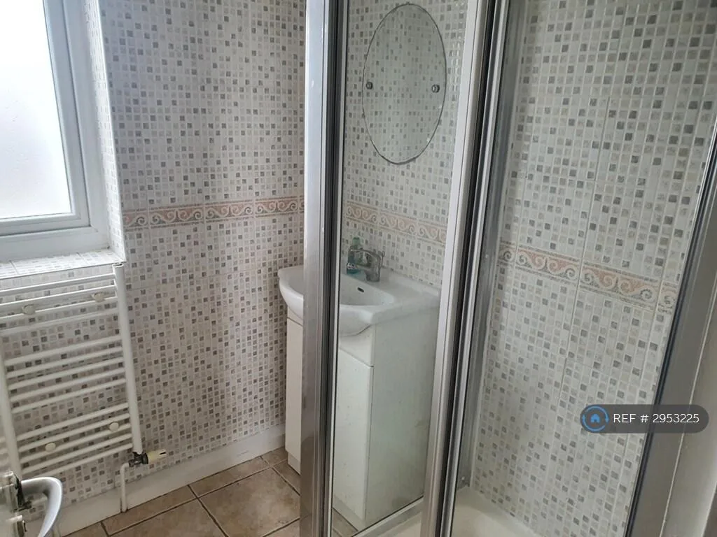 3 bedroom maisonette for rent