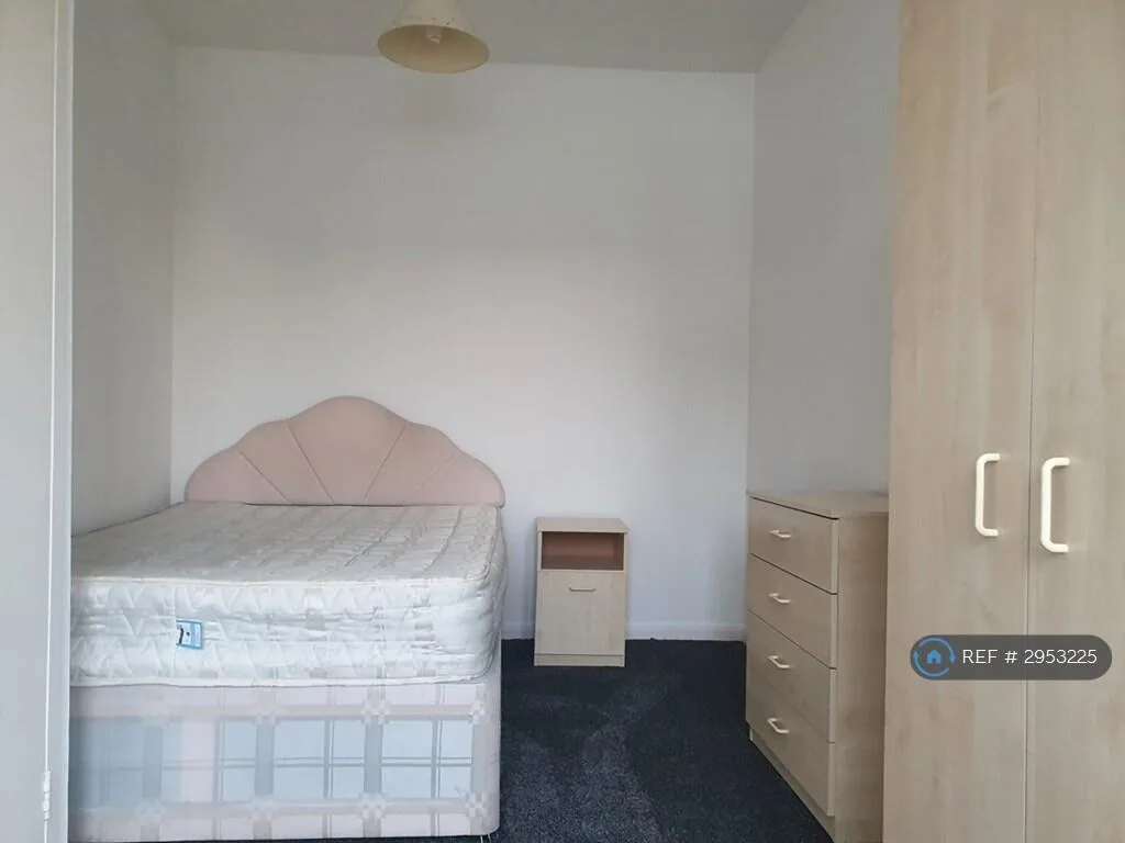 3 bedroom maisonette for rent