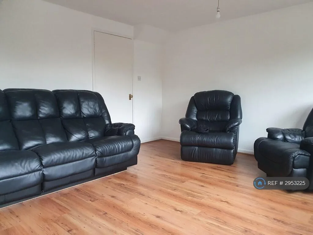3 bedroom maisonette for rent