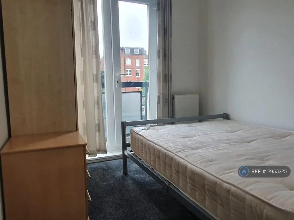 3 bedroom maisonette for rent