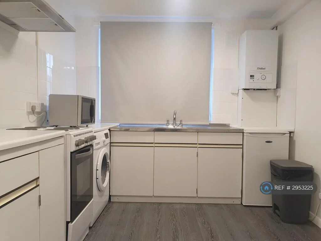 3 bedroom maisonette for rent