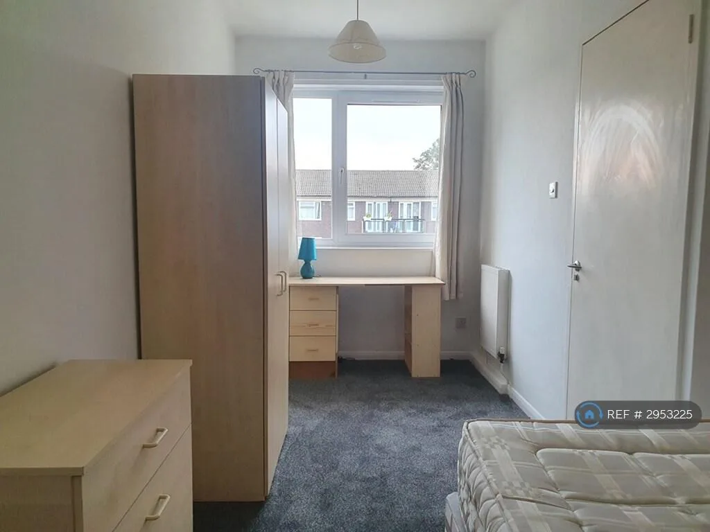 3 bedroom maisonette for rent
