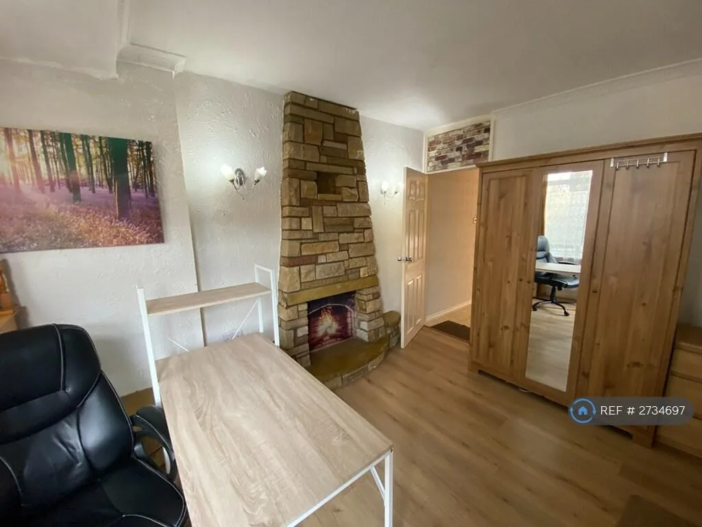 2 bedroom maisonette for rent