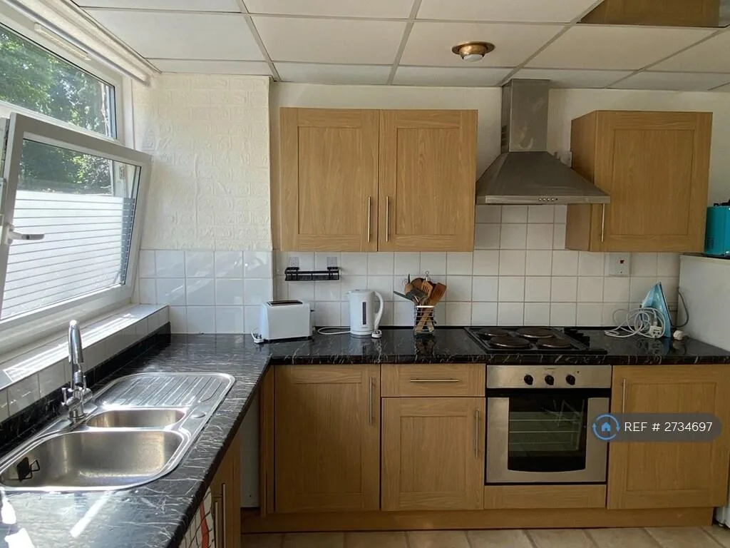 2 bedroom maisonette for rent