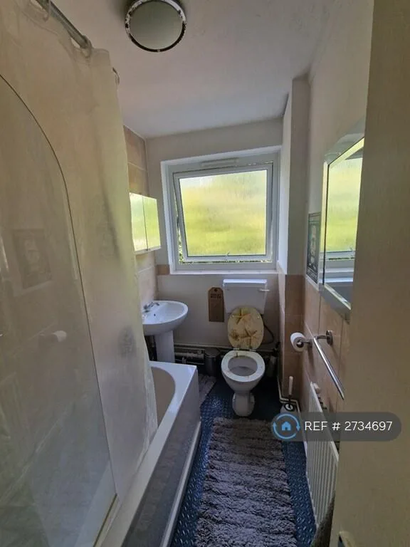 2 bedroom maisonette for rent