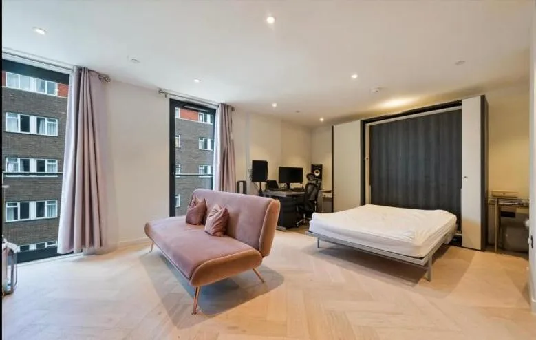 Studio flat for rent