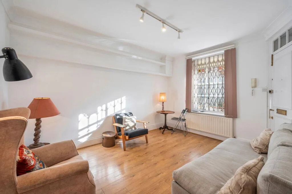 1 bedroom ground floor flat for rent