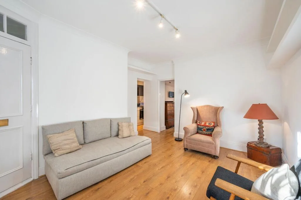 1 bedroom ground floor flat for rent