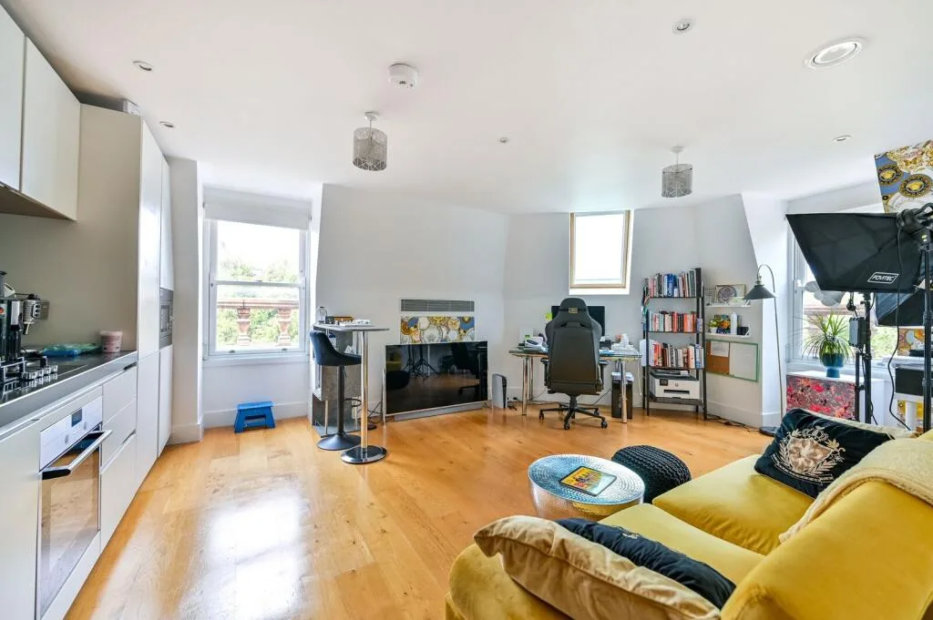2 bedroom flat for rent