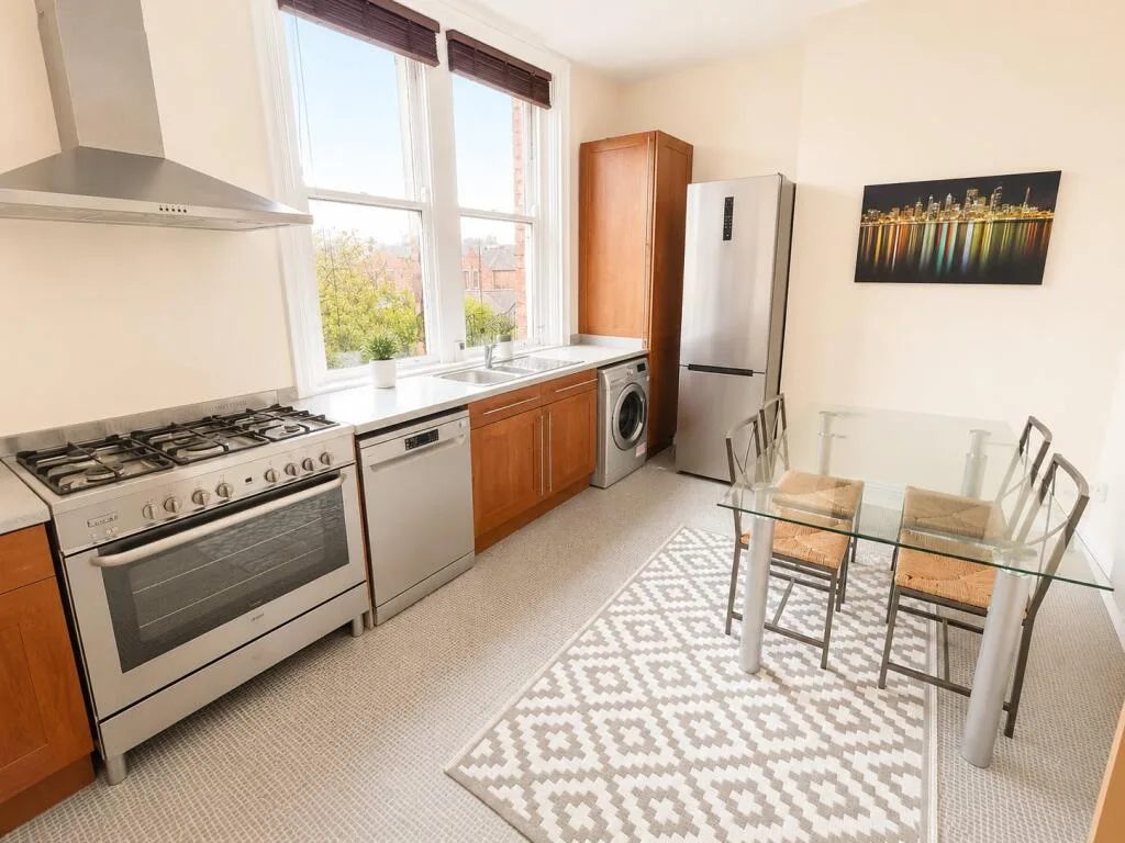 3 bedroom flat for rent
