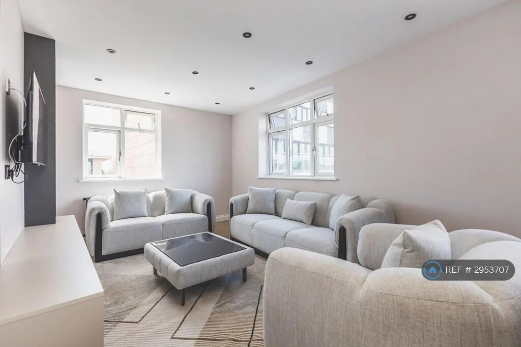3 bedroom flat for rent