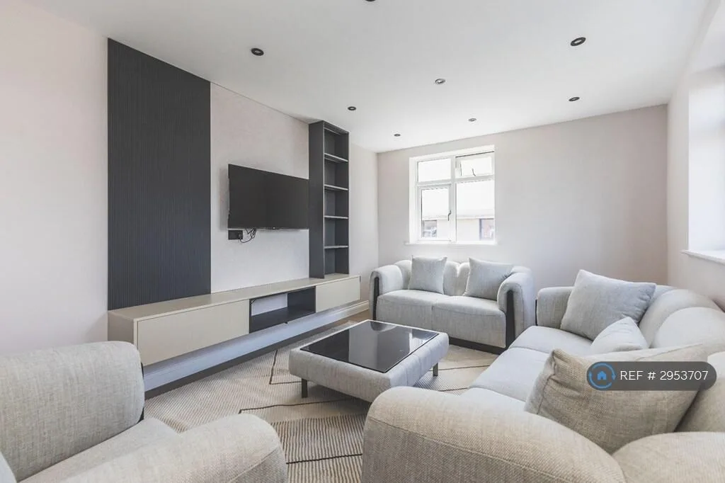 3 bedroom flat for rent