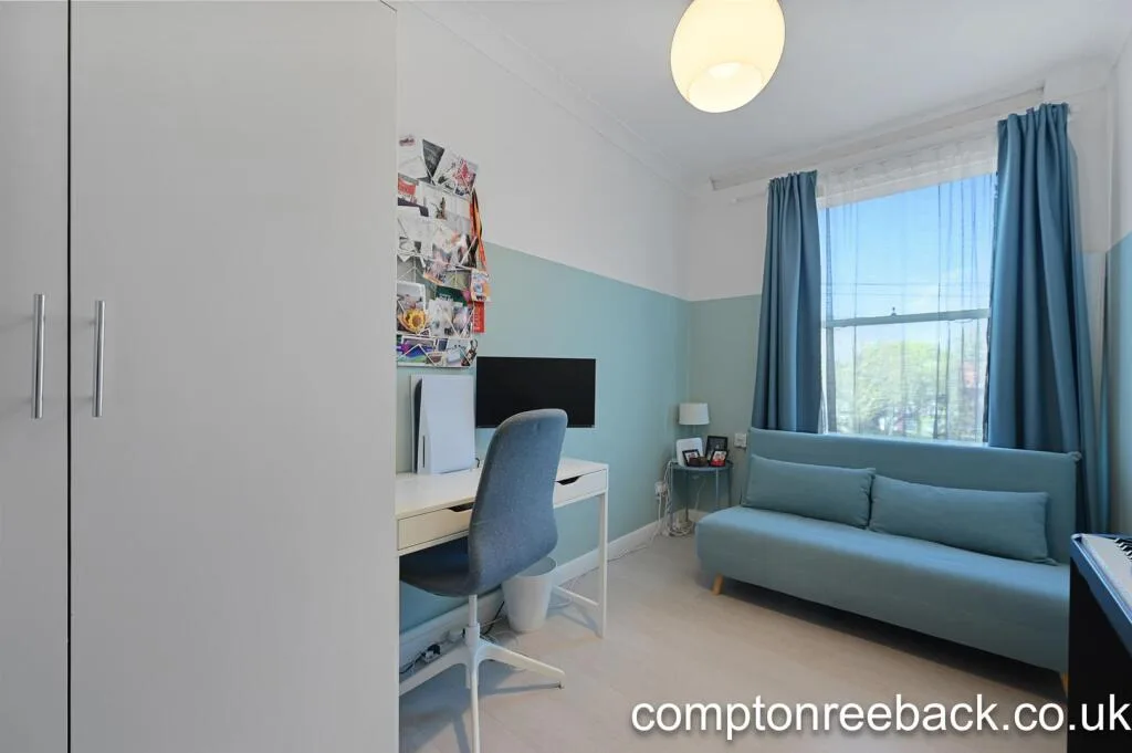 2 bedroom maisonette for rent