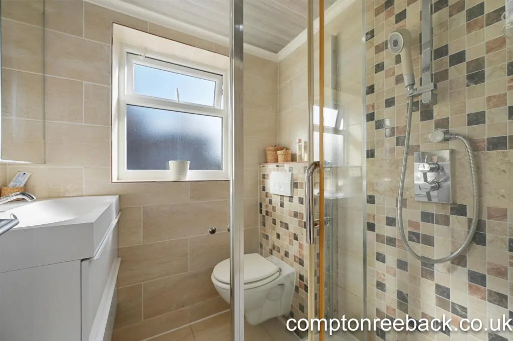 2 bedroom maisonette for rent