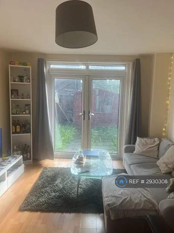3 bedroom maisonette for rent