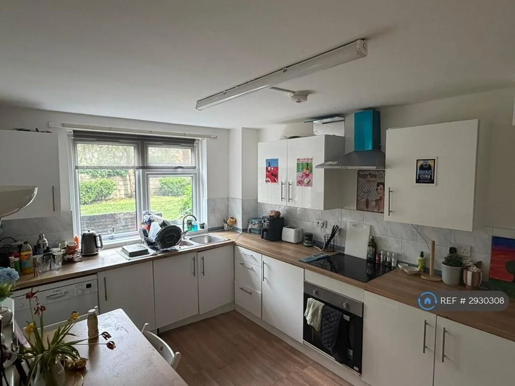 3 bedroom maisonette for rent