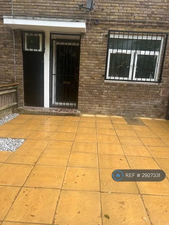 3 bedroom maisonette for rent