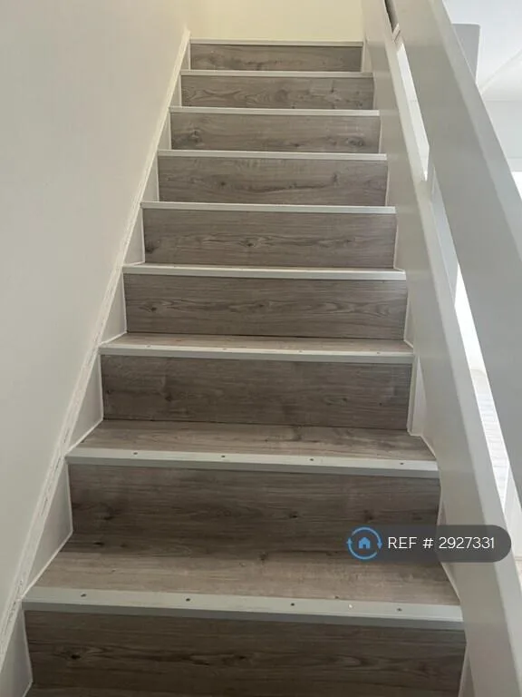 3 bedroom maisonette for rent