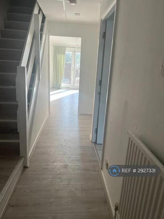 3 bedroom maisonette for rent