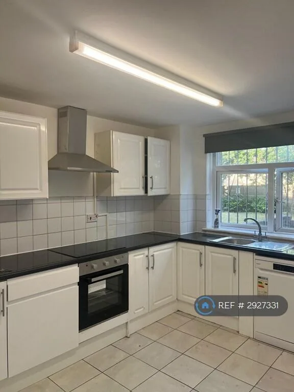 3 bedroom maisonette for rent