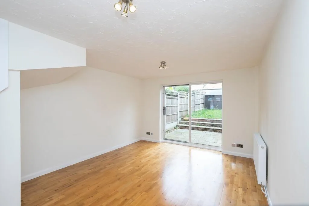 2 bedroom house for rent