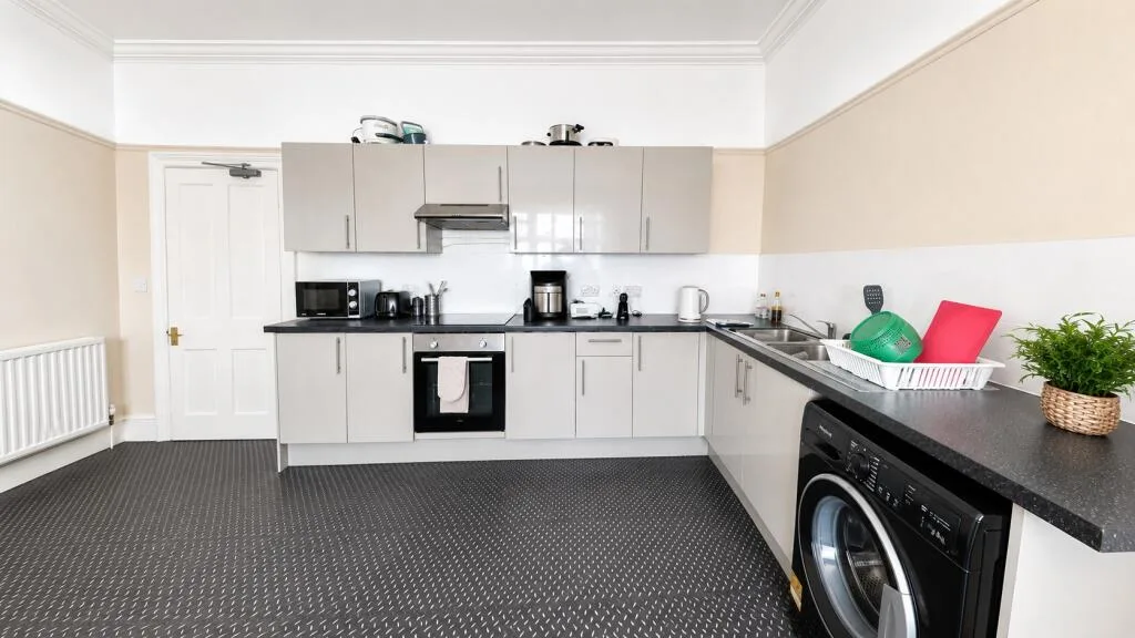 4 bedroom flat for rent