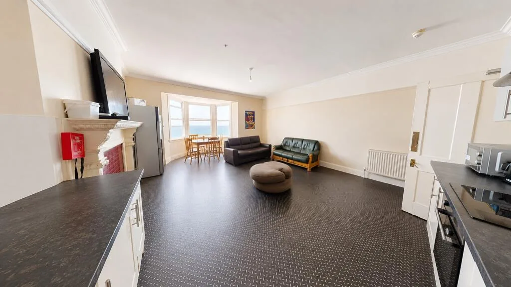 4 bedroom flat for rent