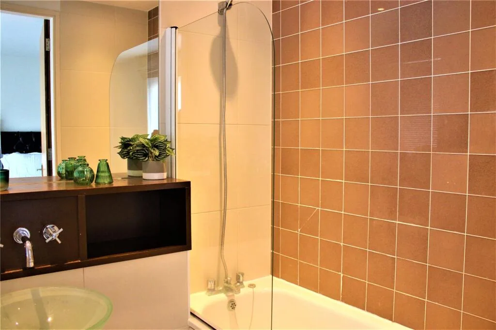 2 bedroom penthouse for rent