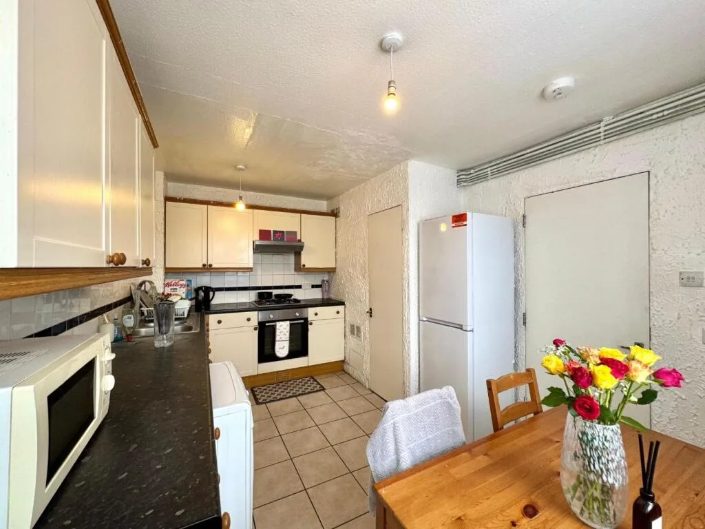 3 bedroom flat for rent
