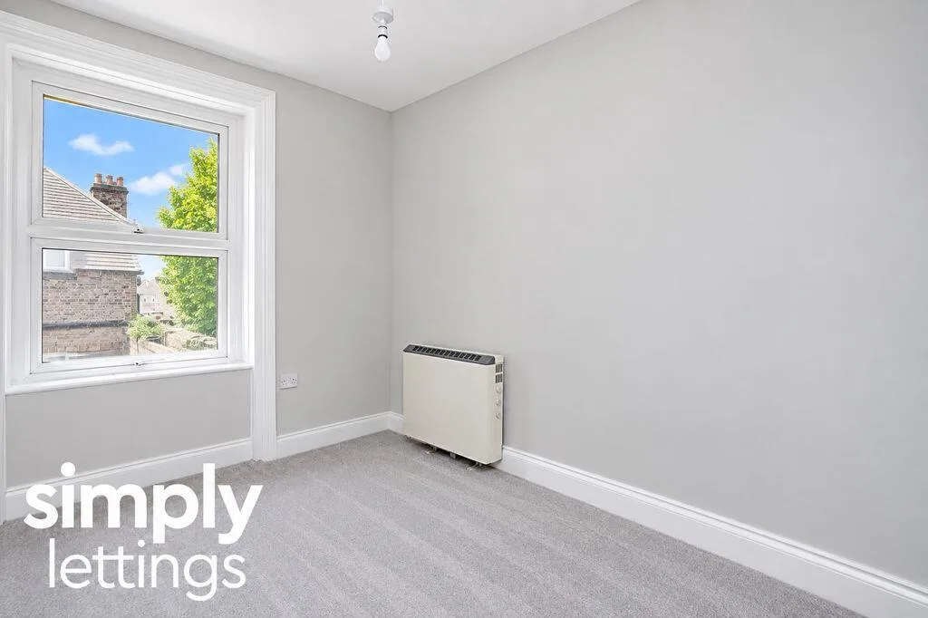 3 bedroom maisonette for rent