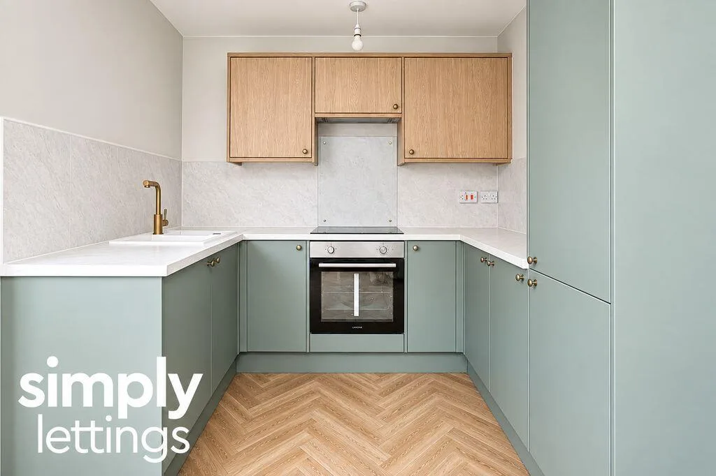 3 bedroom maisonette for rent