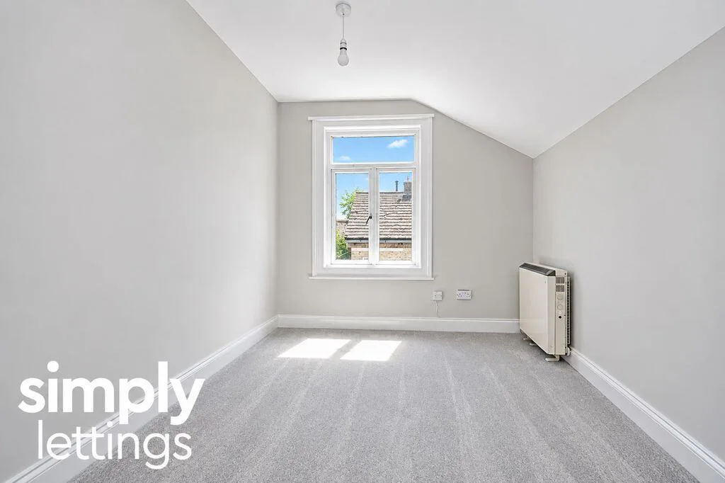 3 bedroom maisonette for rent