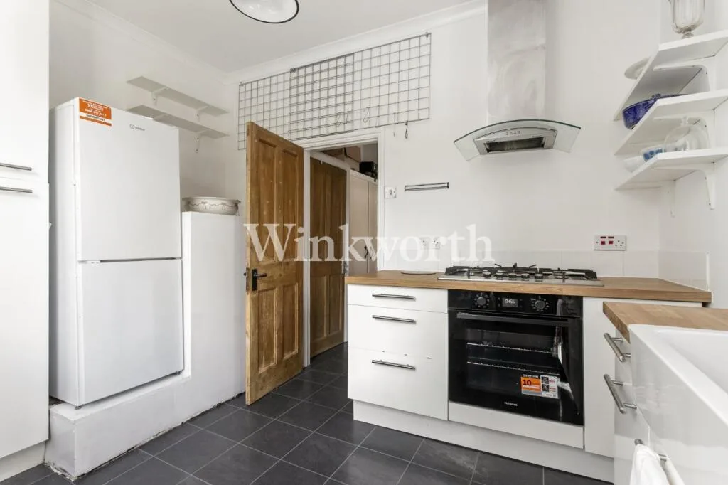 3 bedroom maisonette for rent