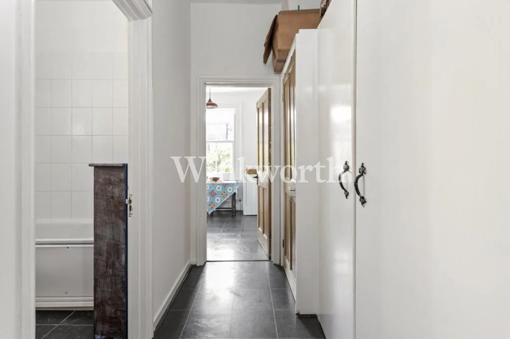 3 bedroom maisonette for rent