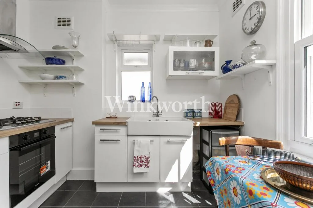 3 bedroom maisonette for rent
